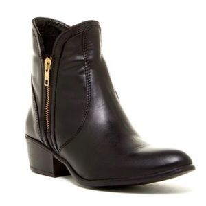 Steve Madden Zipstr bootie